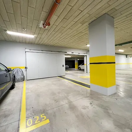 Axis Apartment